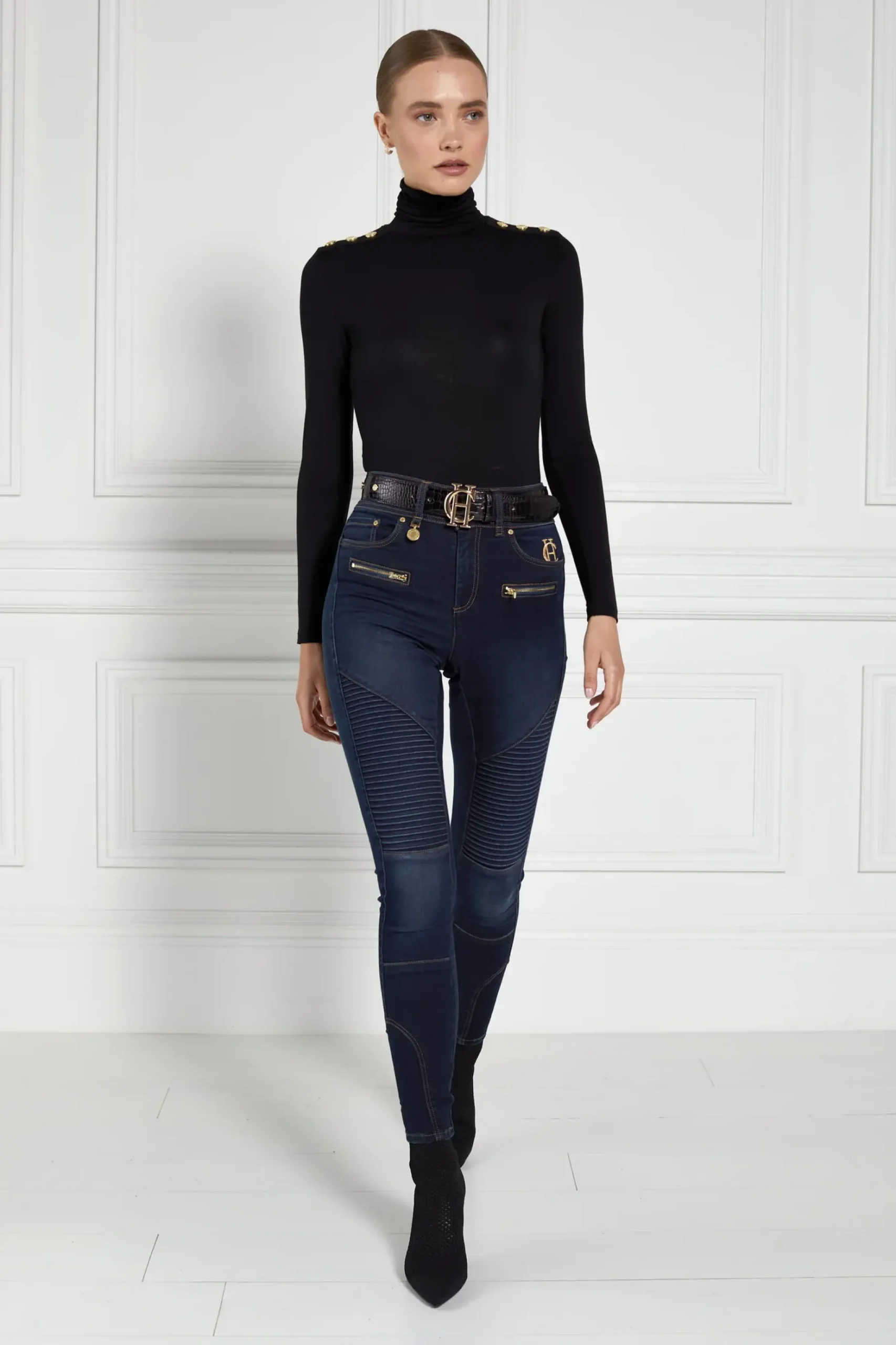 Essential Roll Neck